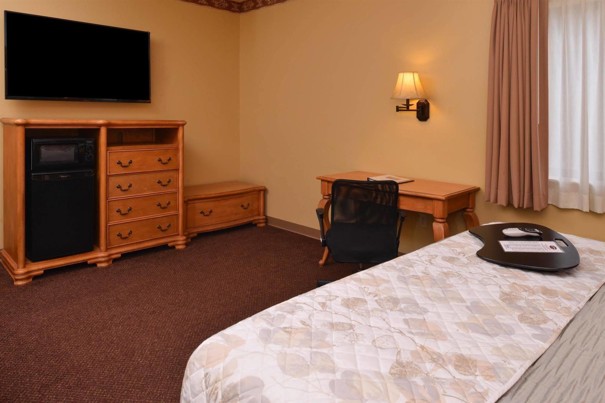 Country Hearth Inn & Suites Edwardsville Esterno foto